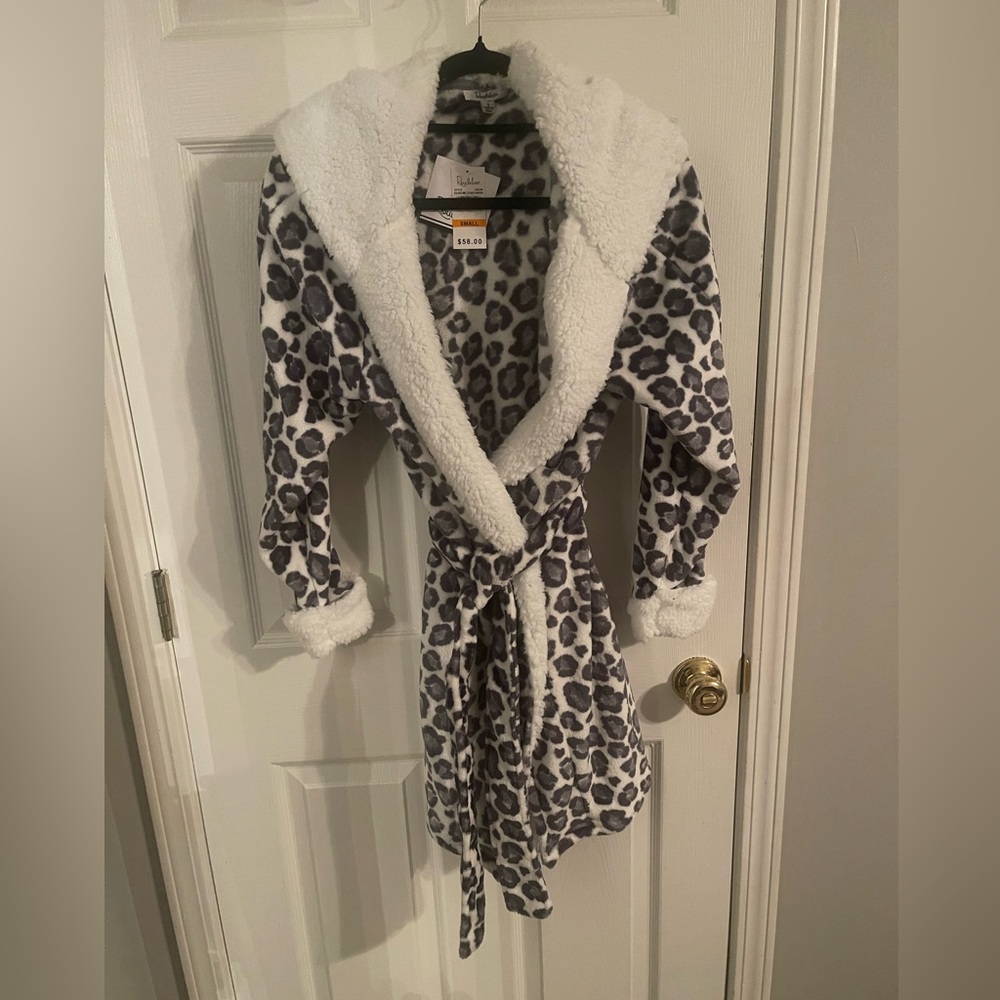 Warm & Comfy Hooded Robe